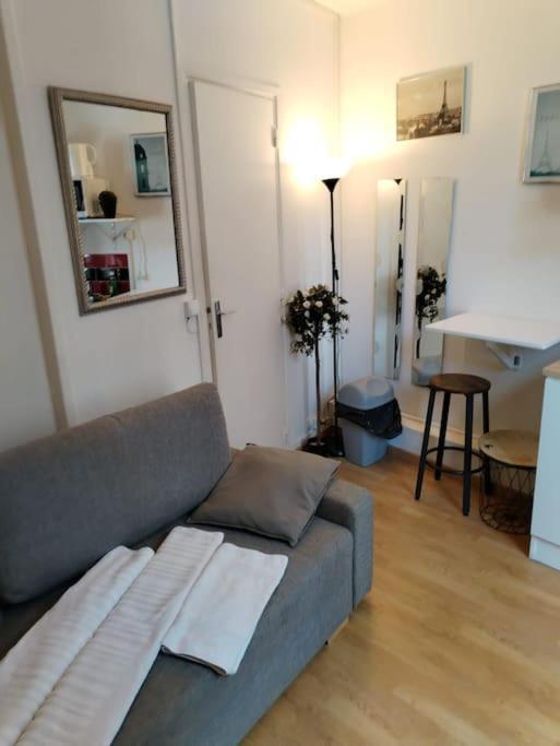 Studio Rue De La Sante Paris Exterior photo